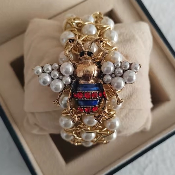 Anthropologie Jewelry - Vintage Luxury Honeybee Elegant Gold Pearl Adjustable Elastic Bee Bracelet